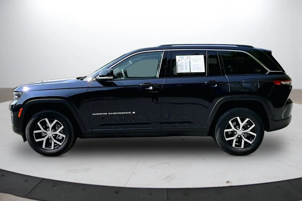 Used 2023 Black Jeep Limited image 5