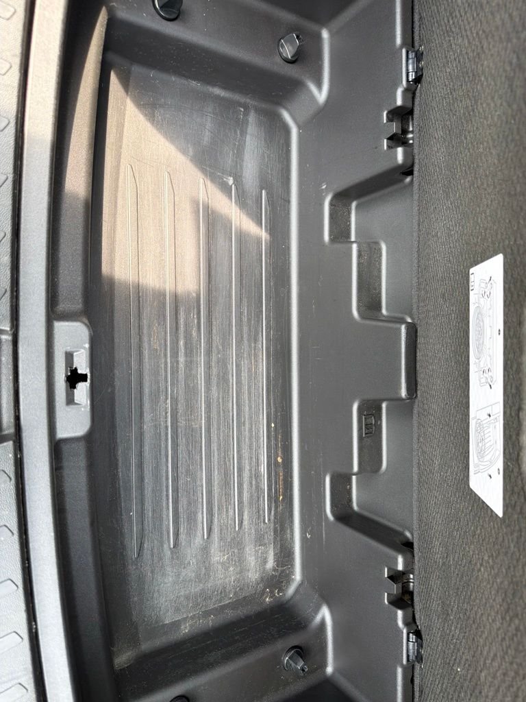 Used 2021 Gray Chevrolet LT image 10