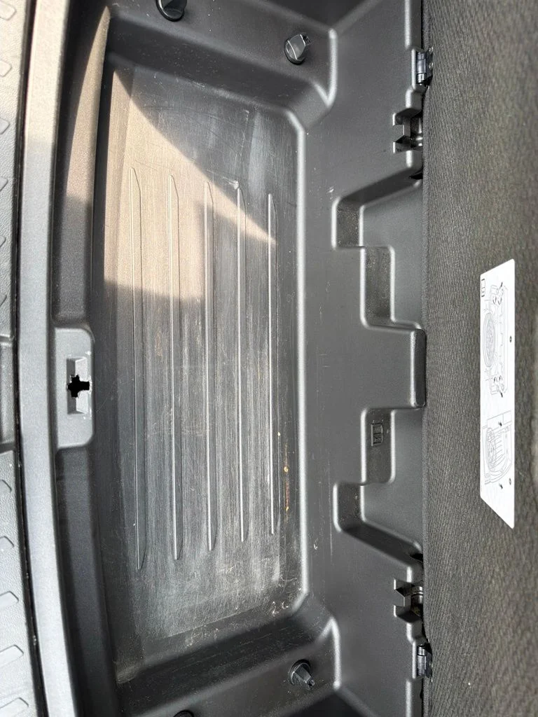 Used 2021 Gray Chevrolet LT image 10