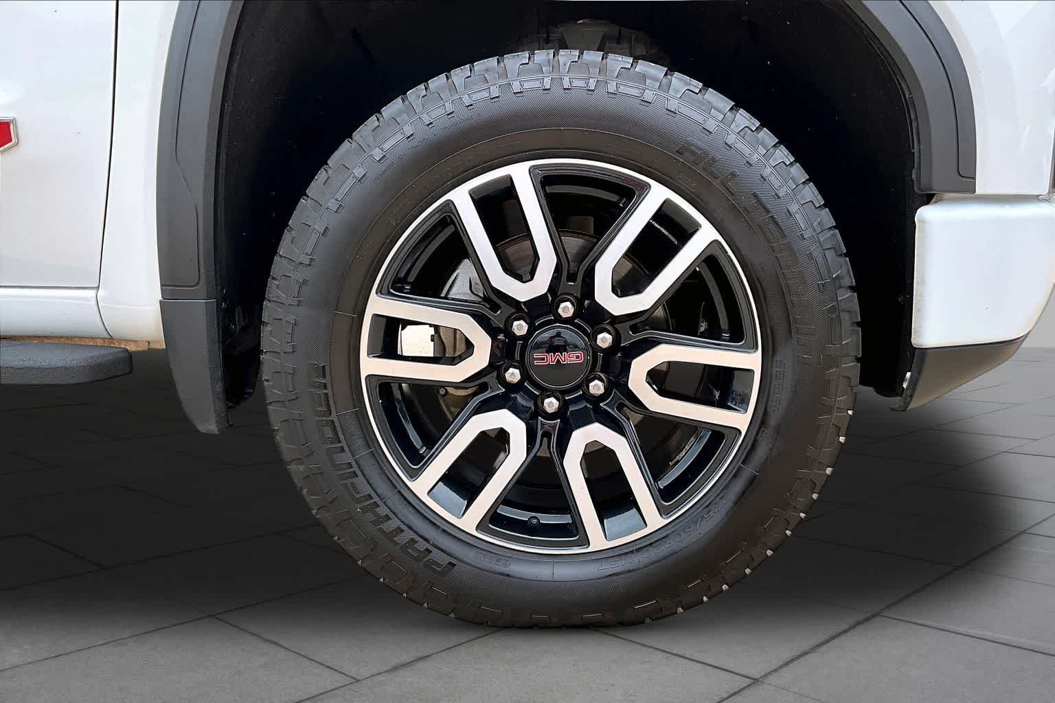Used 2021 Summit White GMC AT4 image 11