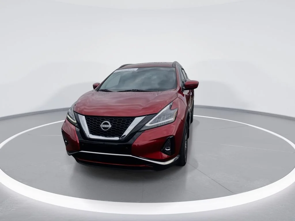 Used 2023 Red Nissan SV image 3