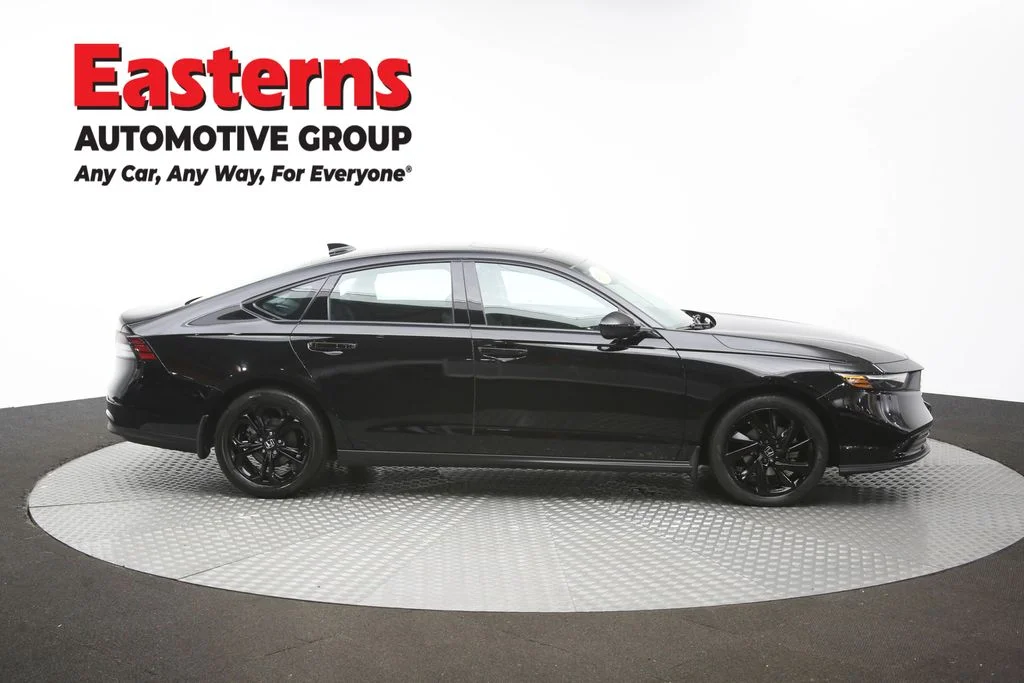 Used 2025 Black Honda SE image 45