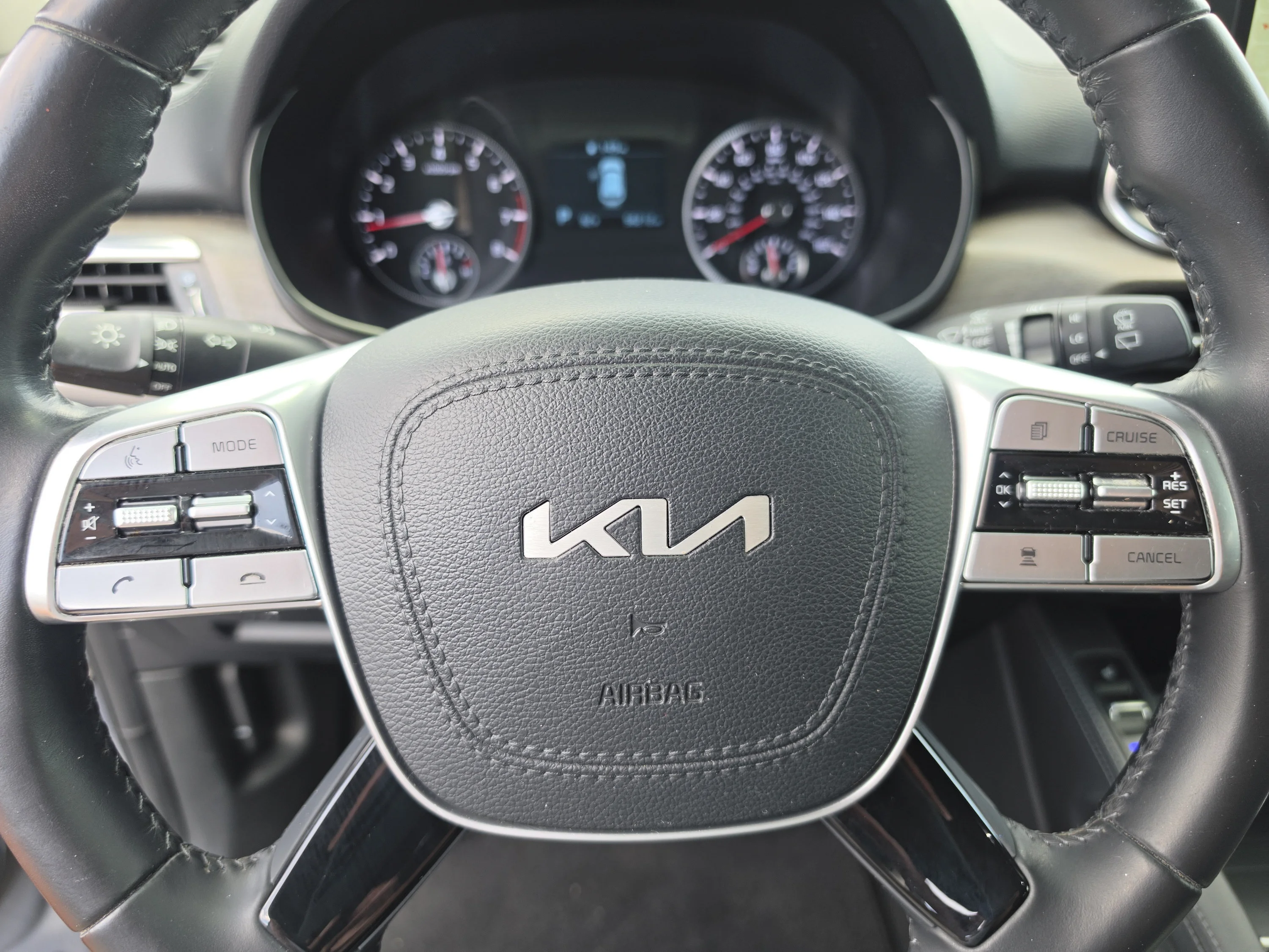 Used 2022 Everlasting Silver Kia EX image 37