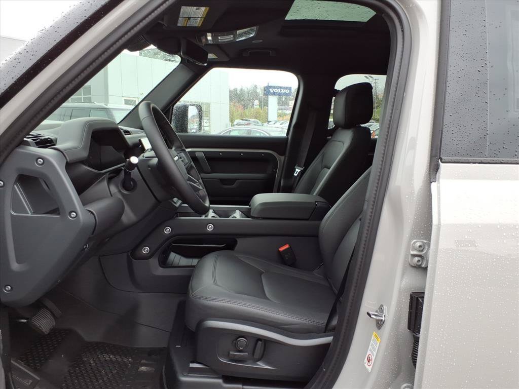 2026 Land Rover Defender X-Dynamic SE - Photo 11