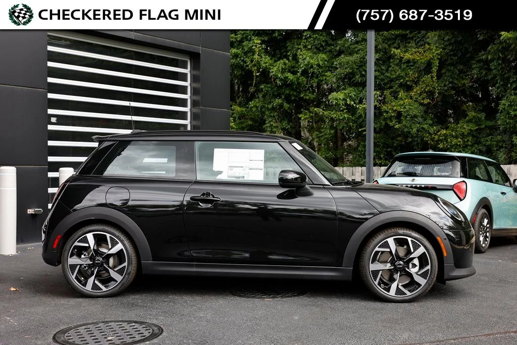 Used 2025 Midnight Black II MINI Signature image 4