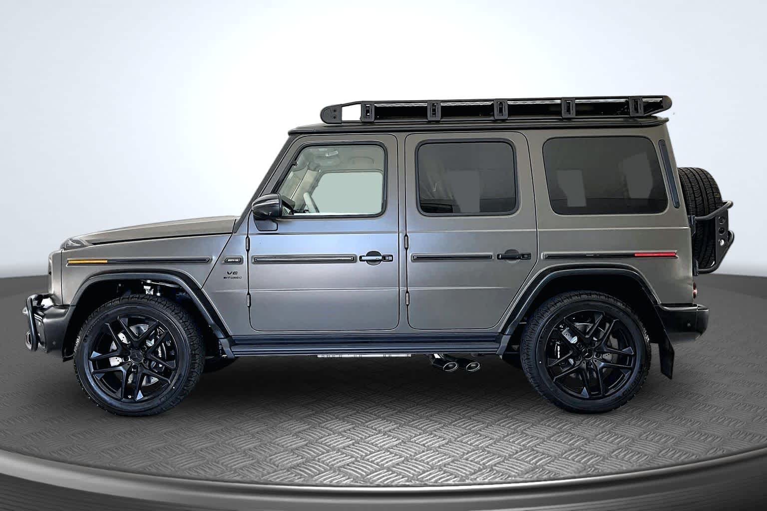 New 2027 MANUFAKTUR Dark Olive Green Magno Mercedes-Benz AMG® G 63 SUV image 3