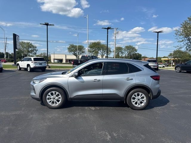 Used 2023 Silver Ford Active image 2