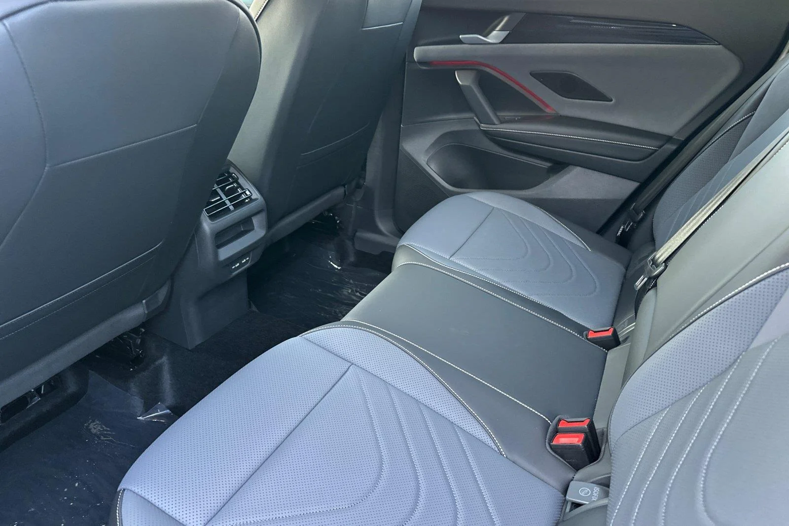 New 2026 Monterey Blue Pearl Volkswagen SE image 12