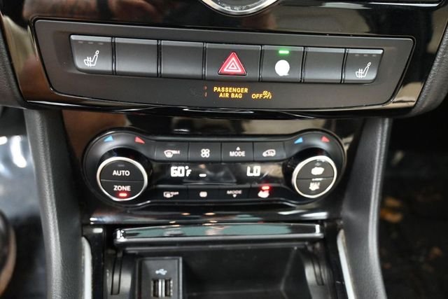 Used 2019 Black INFINITI LUXE image 34