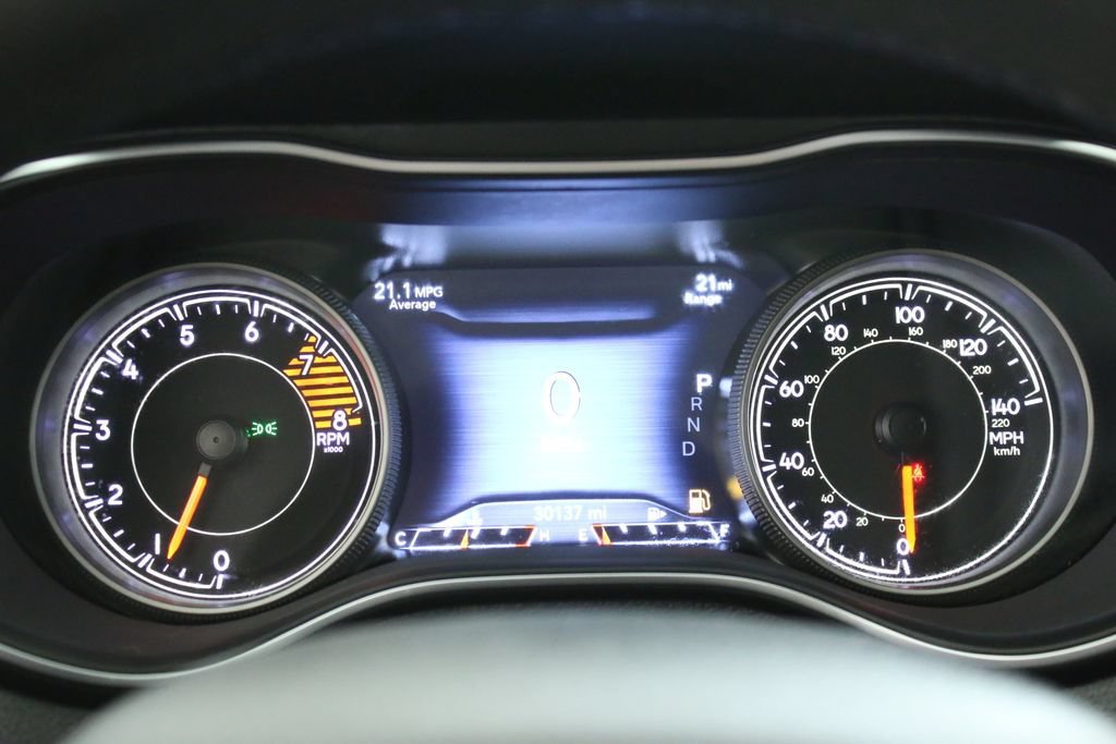 Used 2022 Gray Jeep Limited image 17