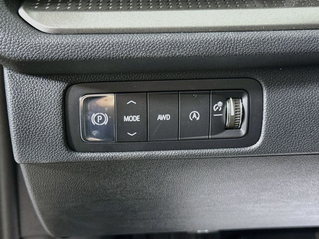 New 2026 Mosaic Black Metallic Chevrolet LT image 10