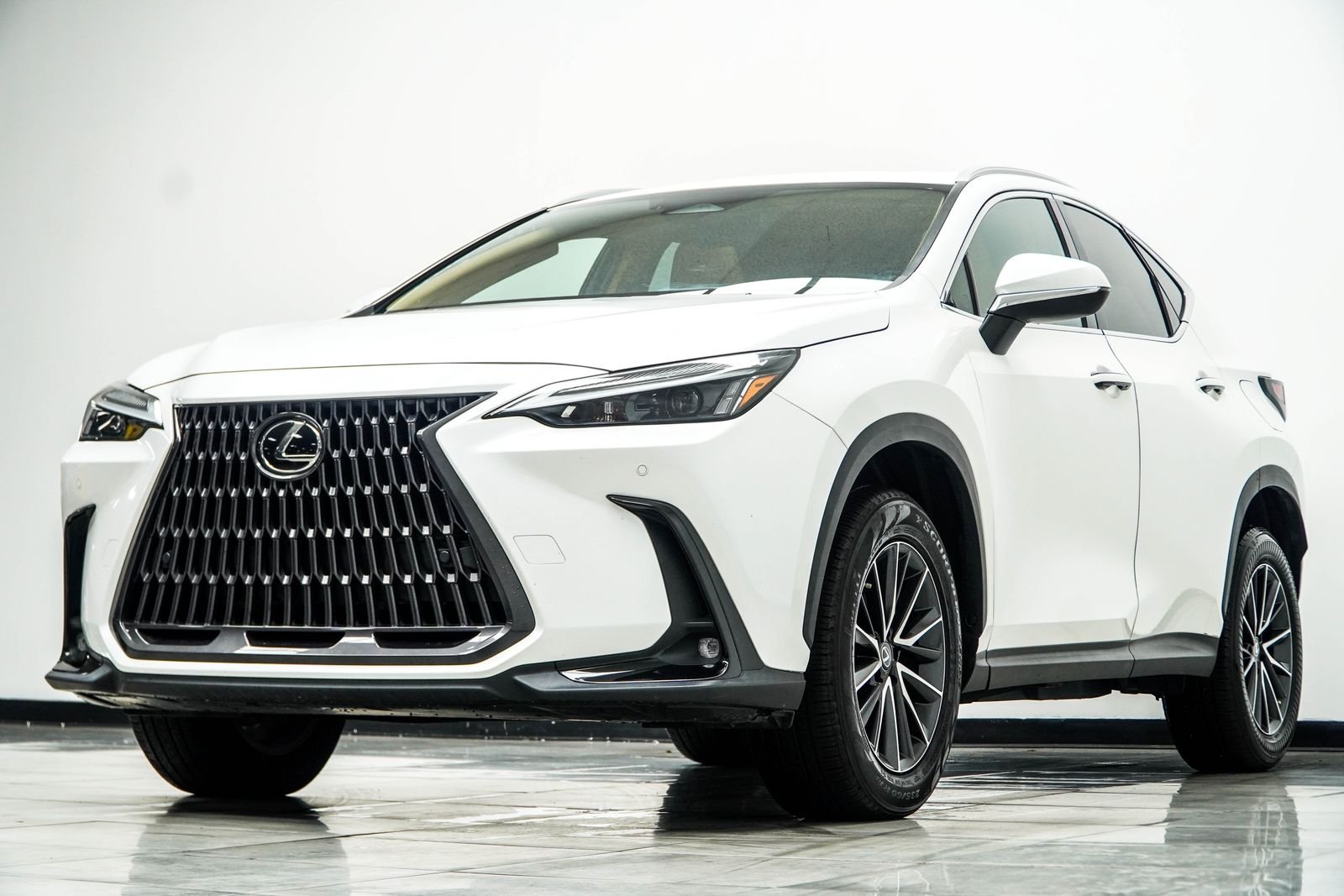 Used 2023 White Lexus 350 Premium image 9