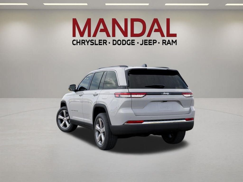 New 2026 Bright White Clear-Coat Exterior Paint Jeep Limited image 3