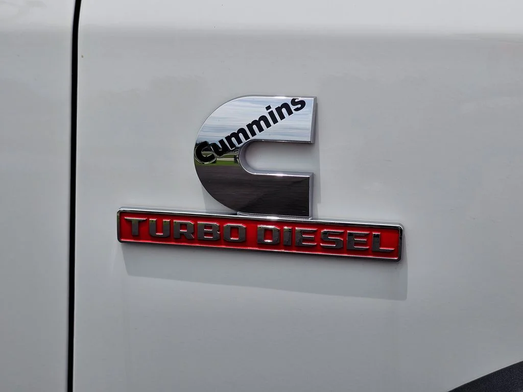 New 2026 Bright White Clear-Coat Exterior Paint RAM Tradesman image 8
