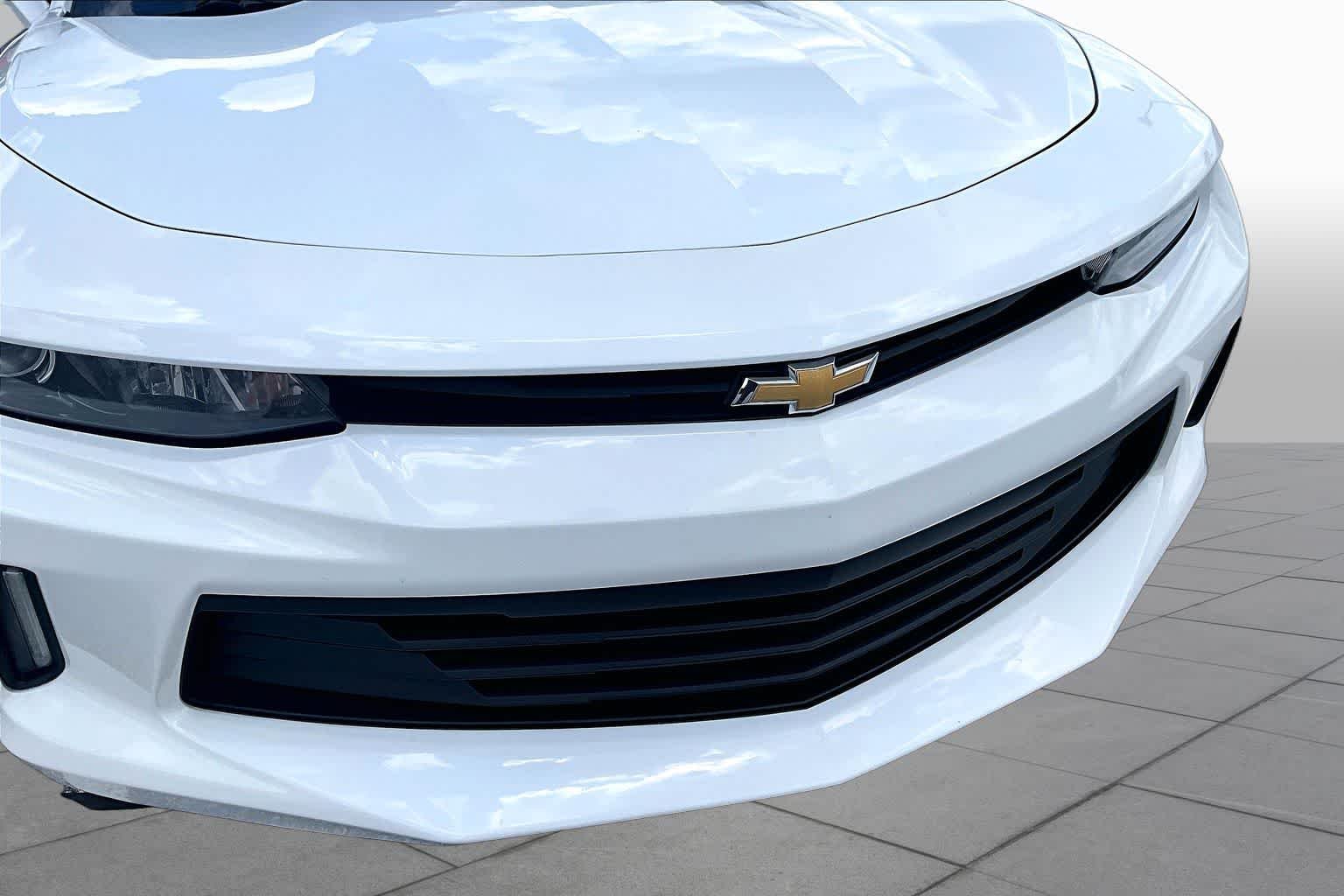 Used 2016 Summit White Chevrolet 1LT image 30