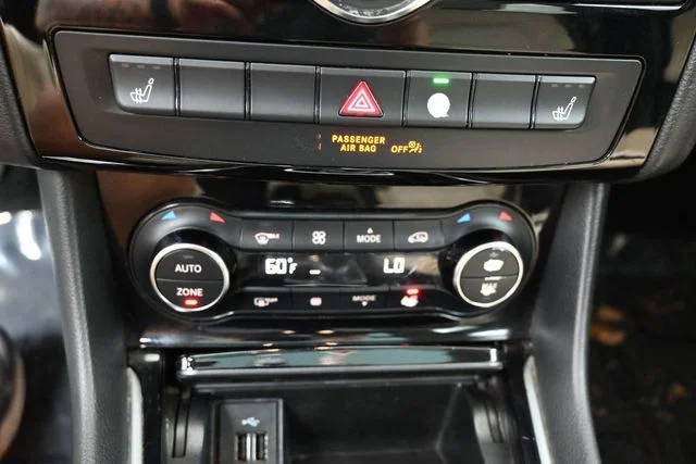 Used 2019 Black INFINITI LUXE image 34