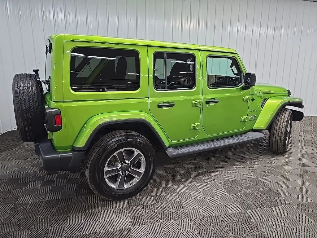 Used 2020 Green Jeep Unlimited Sahara image 3