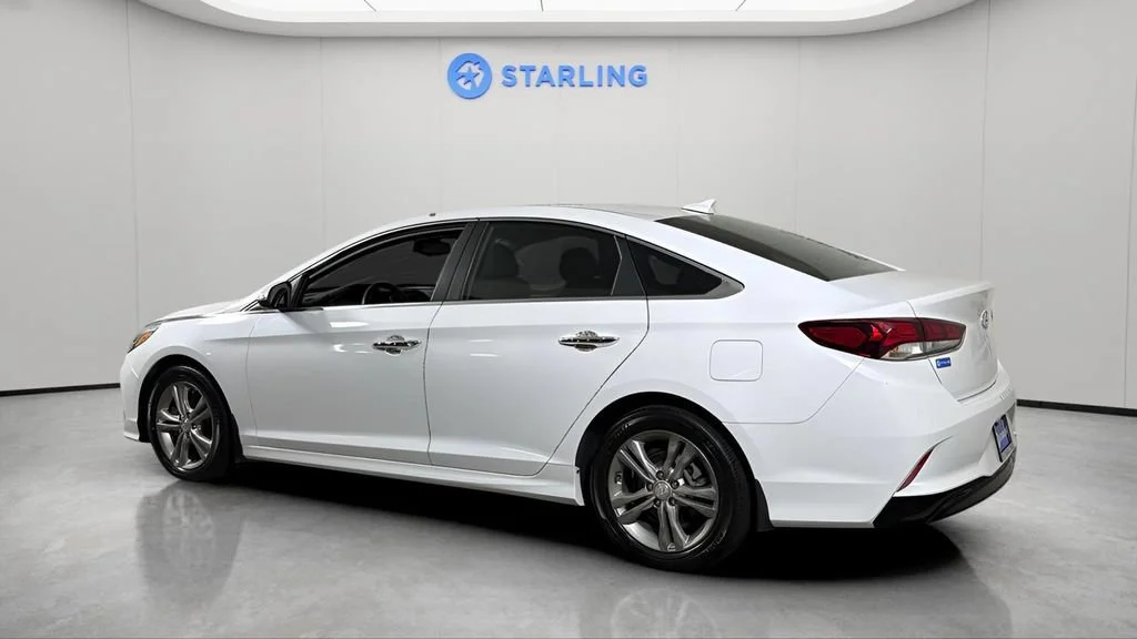 Used 2018 White Hyundai SEL image 4