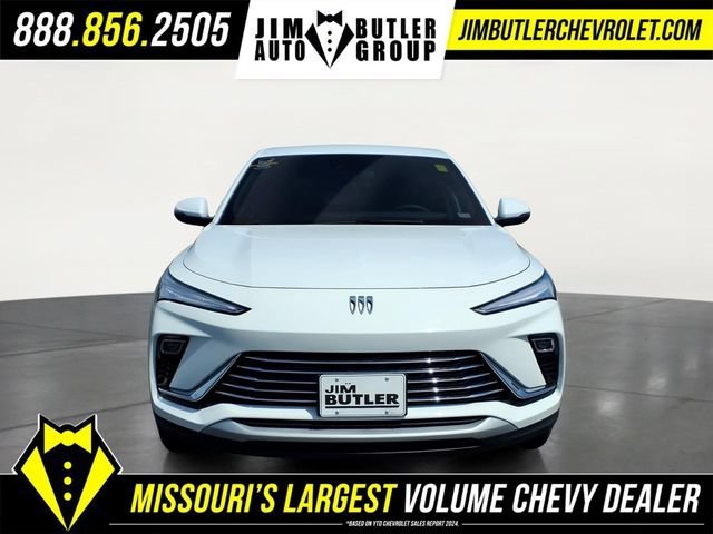 Used 2026 Summit White Buick Preferred image 24