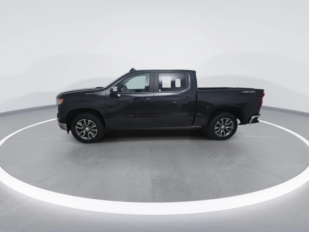 Used 2024 Gray Chevrolet LT image 6