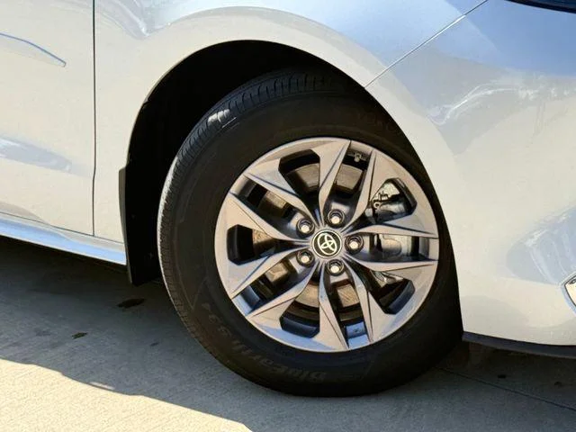 Certified Used 2024 WIND CHILL PEARL Toyota XLE image 35