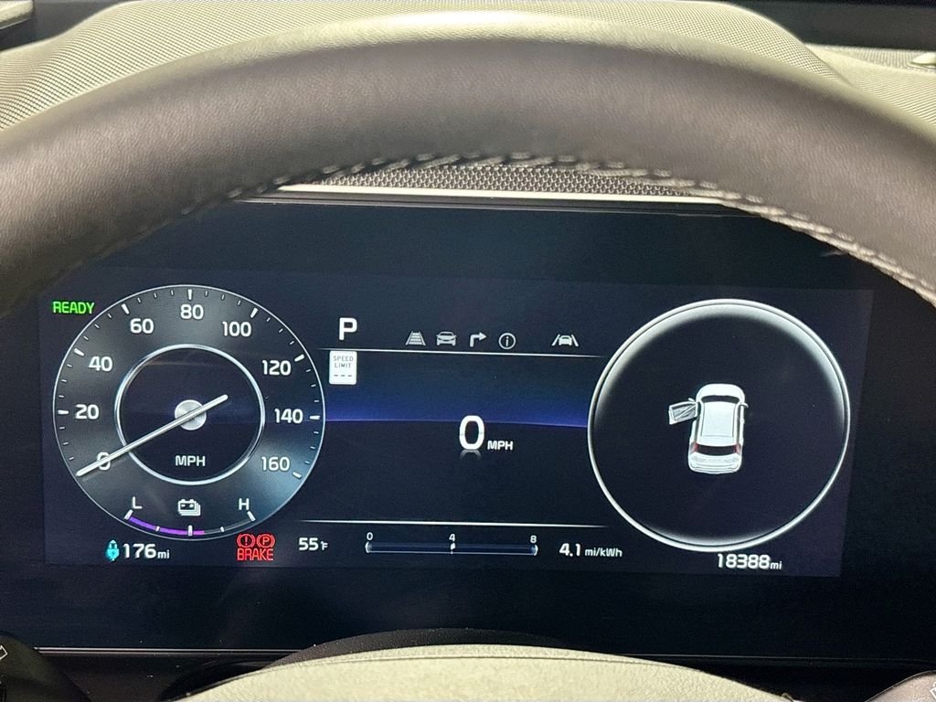 Used 2024 Green Kia Wind image 14