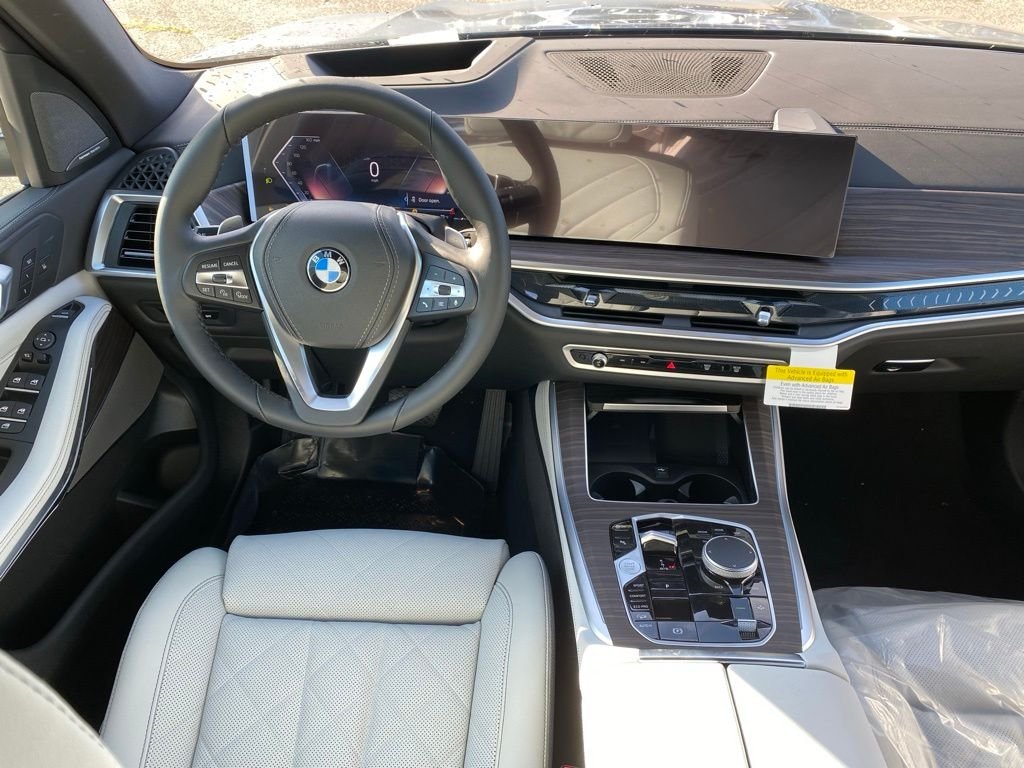 New 2026 Dravit Grey Metallic BMW xDrive40i image 9