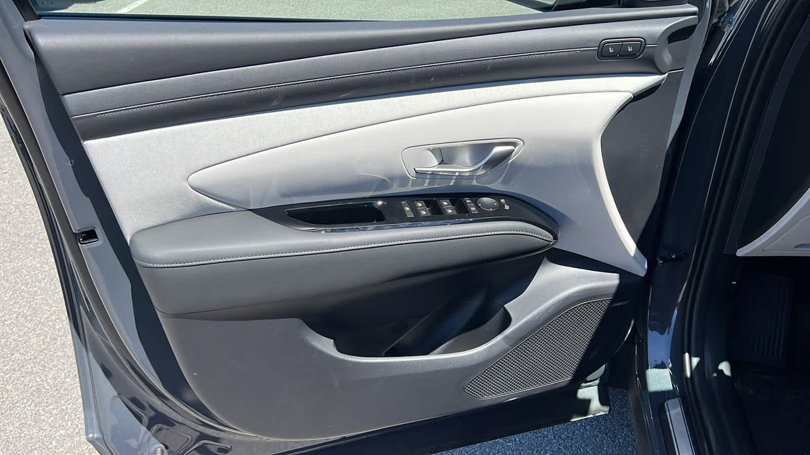 2025 Hyundai Tucson Limited - Photo 23