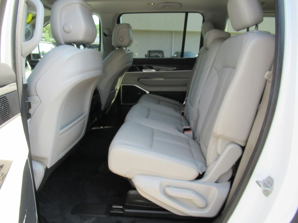 Used 2022 White Jeep Series II image 35
