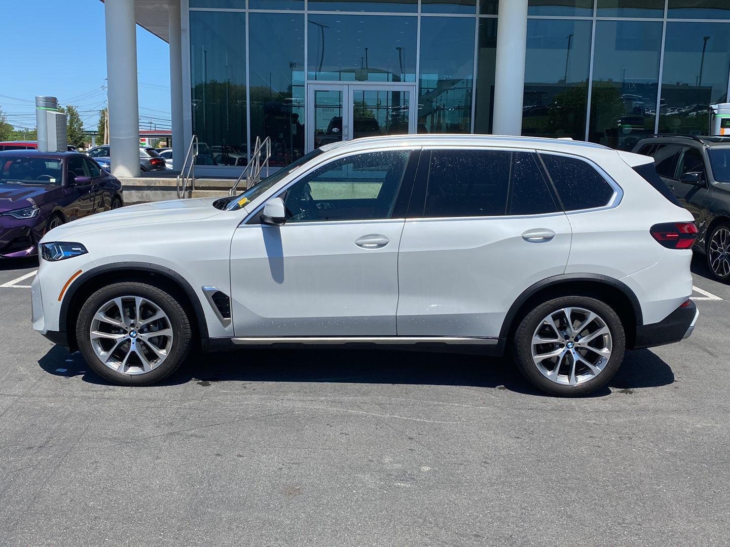Certified Used 2024 Mineral White Metallic BMW xDrive40i image 4