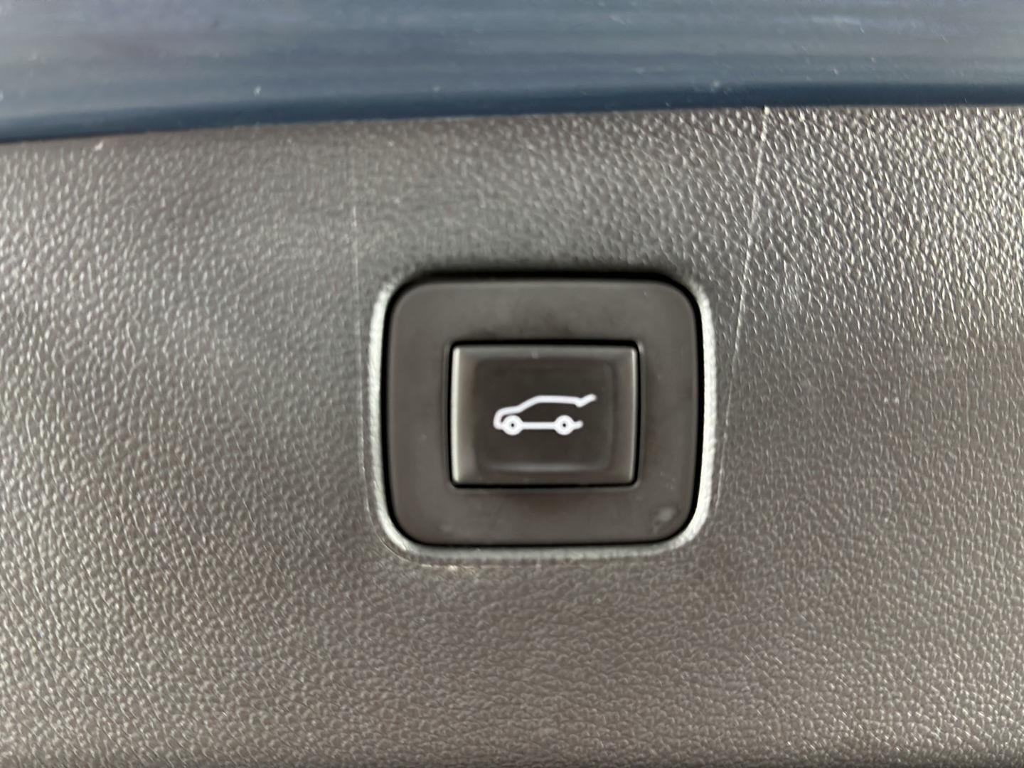 Used 2024 Ocean Blue Metallic Buick Avenir image 31