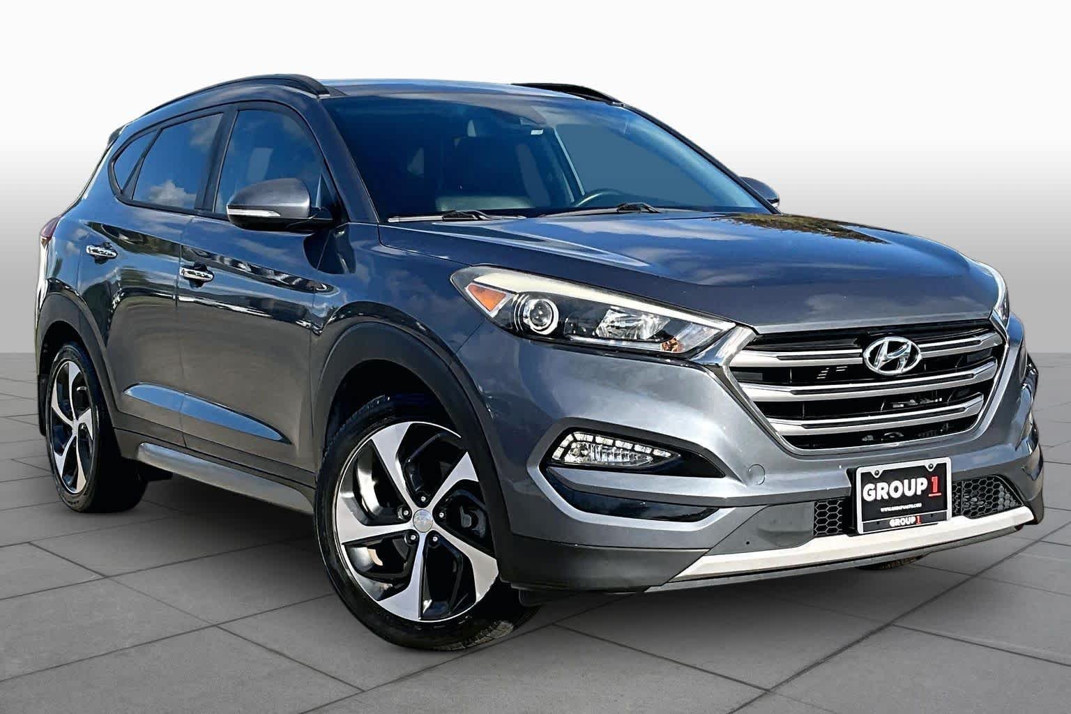 Used 2017 Coliseum Gray Hyundai Limited image 3