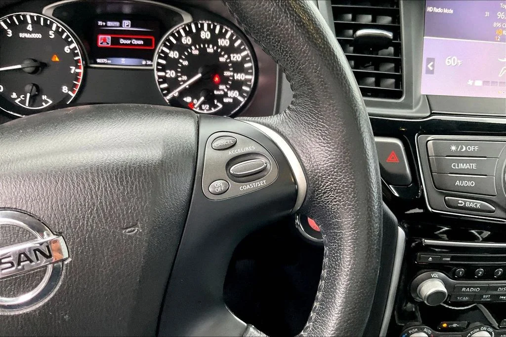 Used 2018 White Nissan SV image 22