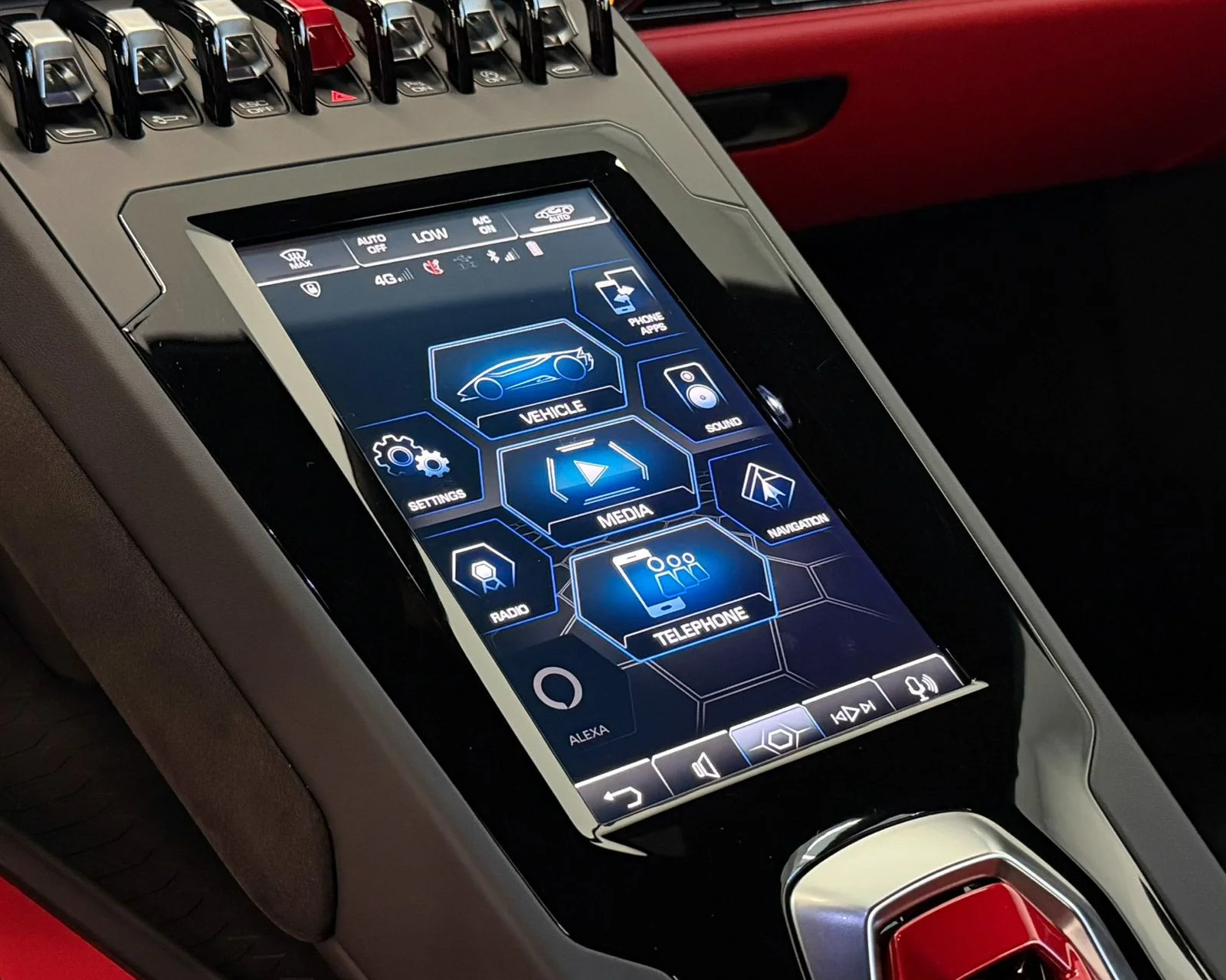 Used 2022  Lamborghini Base image 27