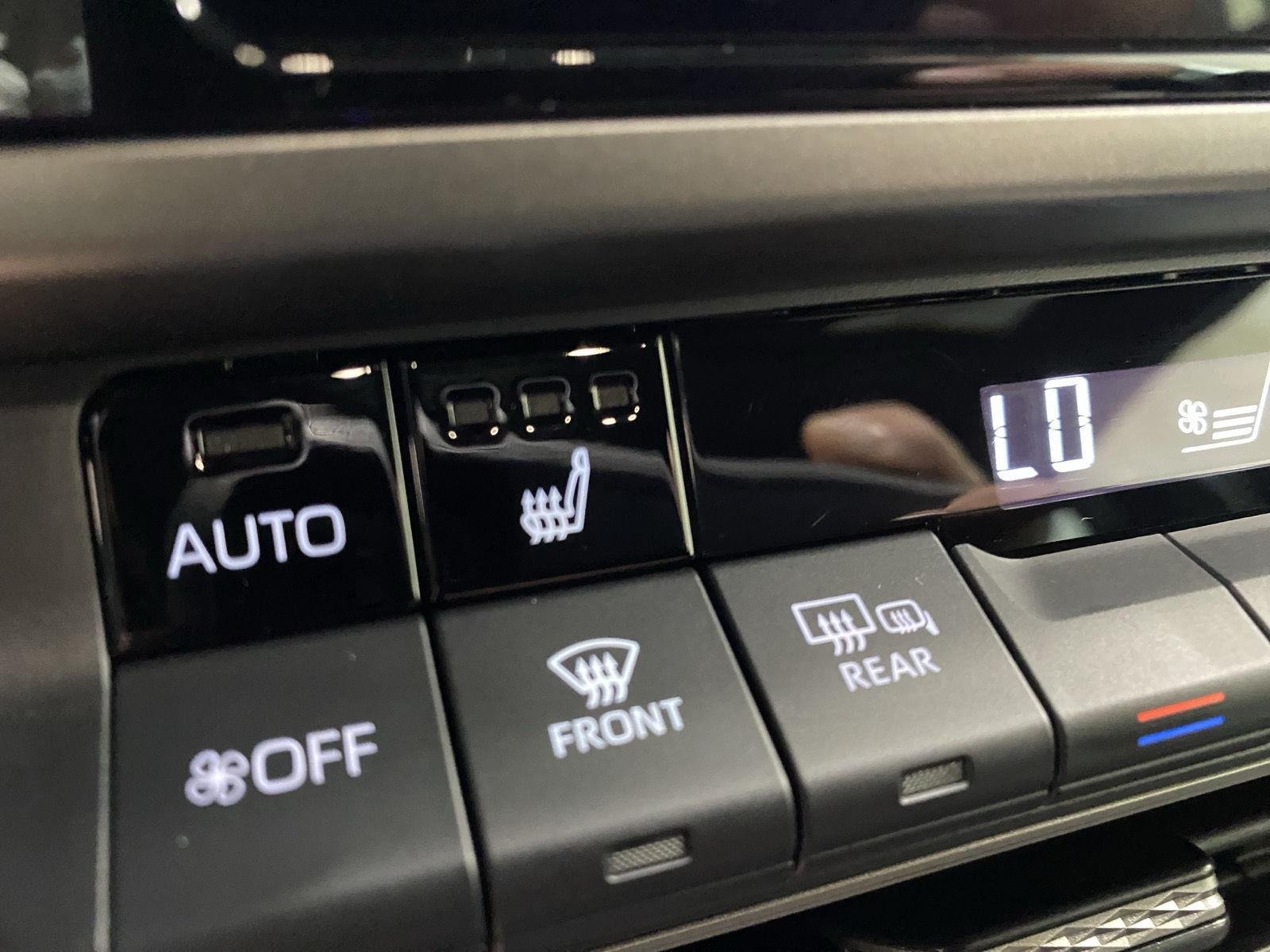 Certified Used 2025 Ice Cap Toyota SE image 26