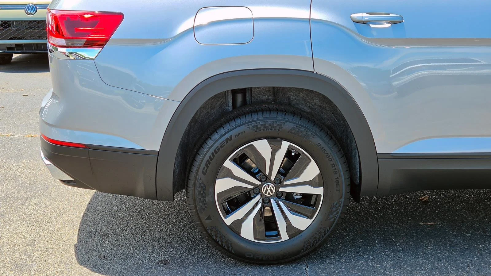 New 2026 silver mist metallic Volkswagen 2.0T SE image 18