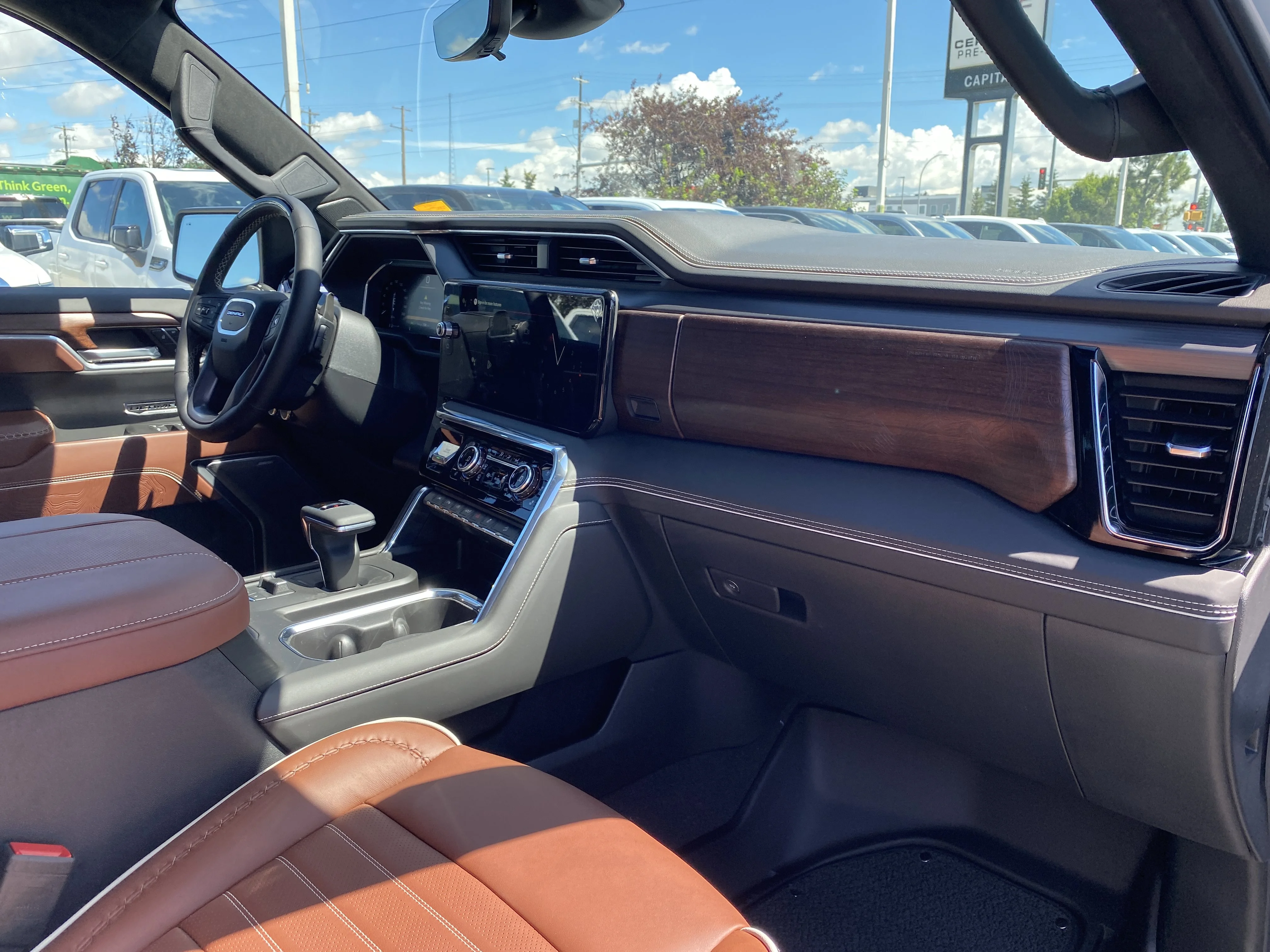 New 2026 GLACIER WHITE TRICOAT GMC Denali Ultimate image 30