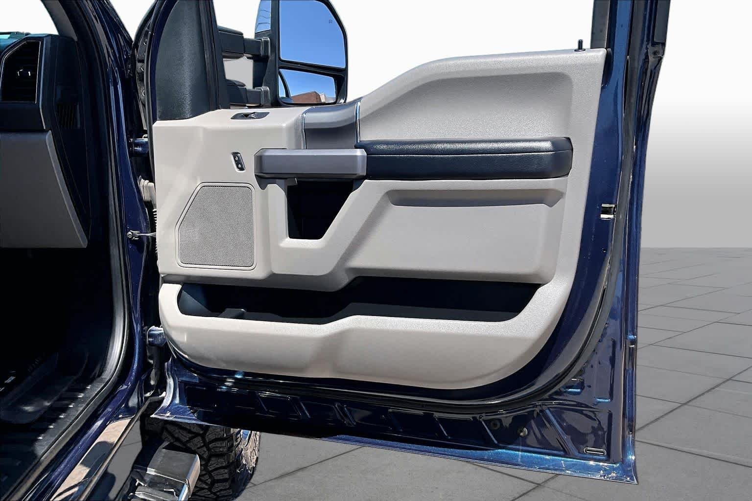 Used 2019 Blue Jeans Ford XLT image 21