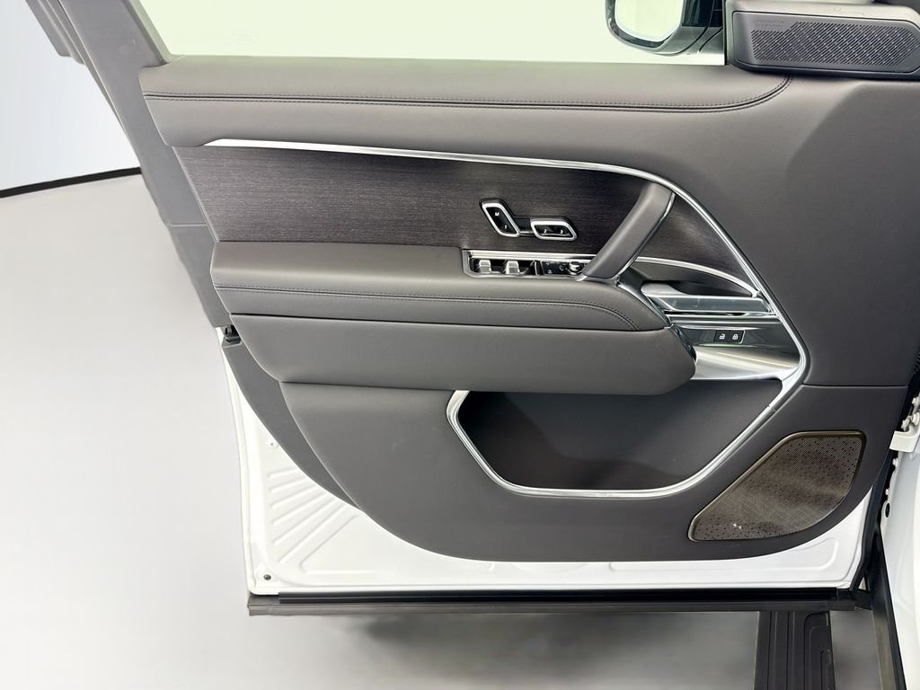 New 2026 Fuji White Land Rover Autobiography image 22