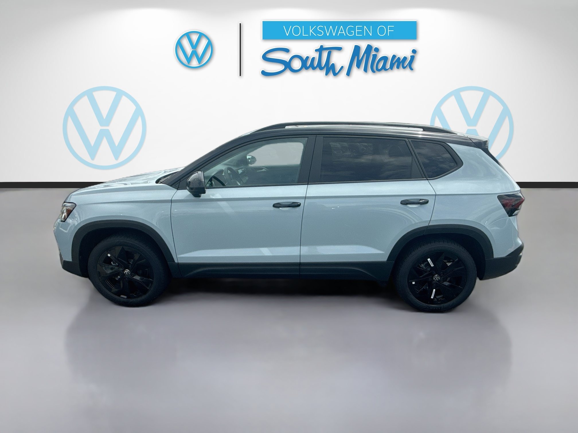 Certified Used 2021 Silver Metallic Volkswagen 2.0T SE image 4