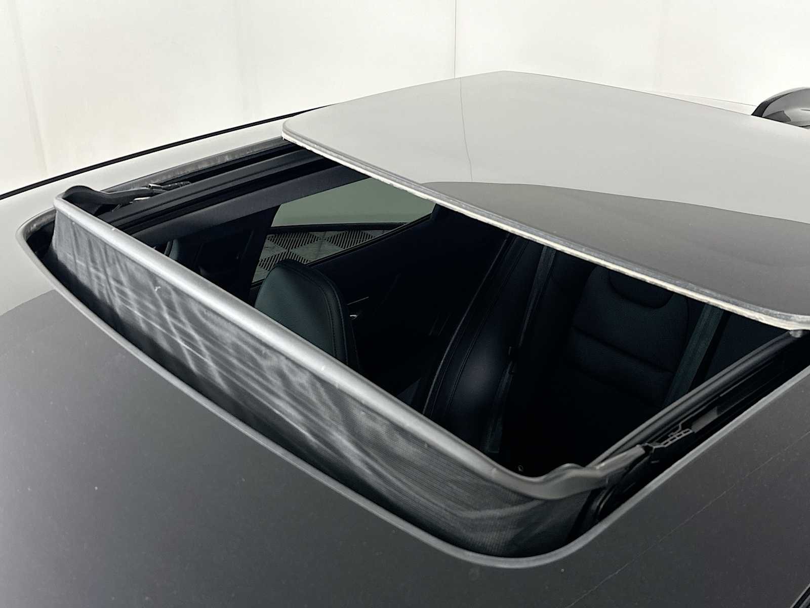 Certified Used 2023 Onyx Black Volvo Plus image 20