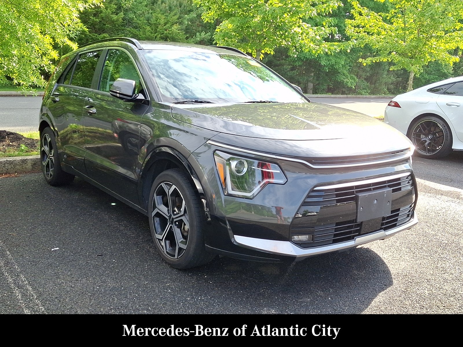 2023 Kia Niro EX Touring HEV's photo
