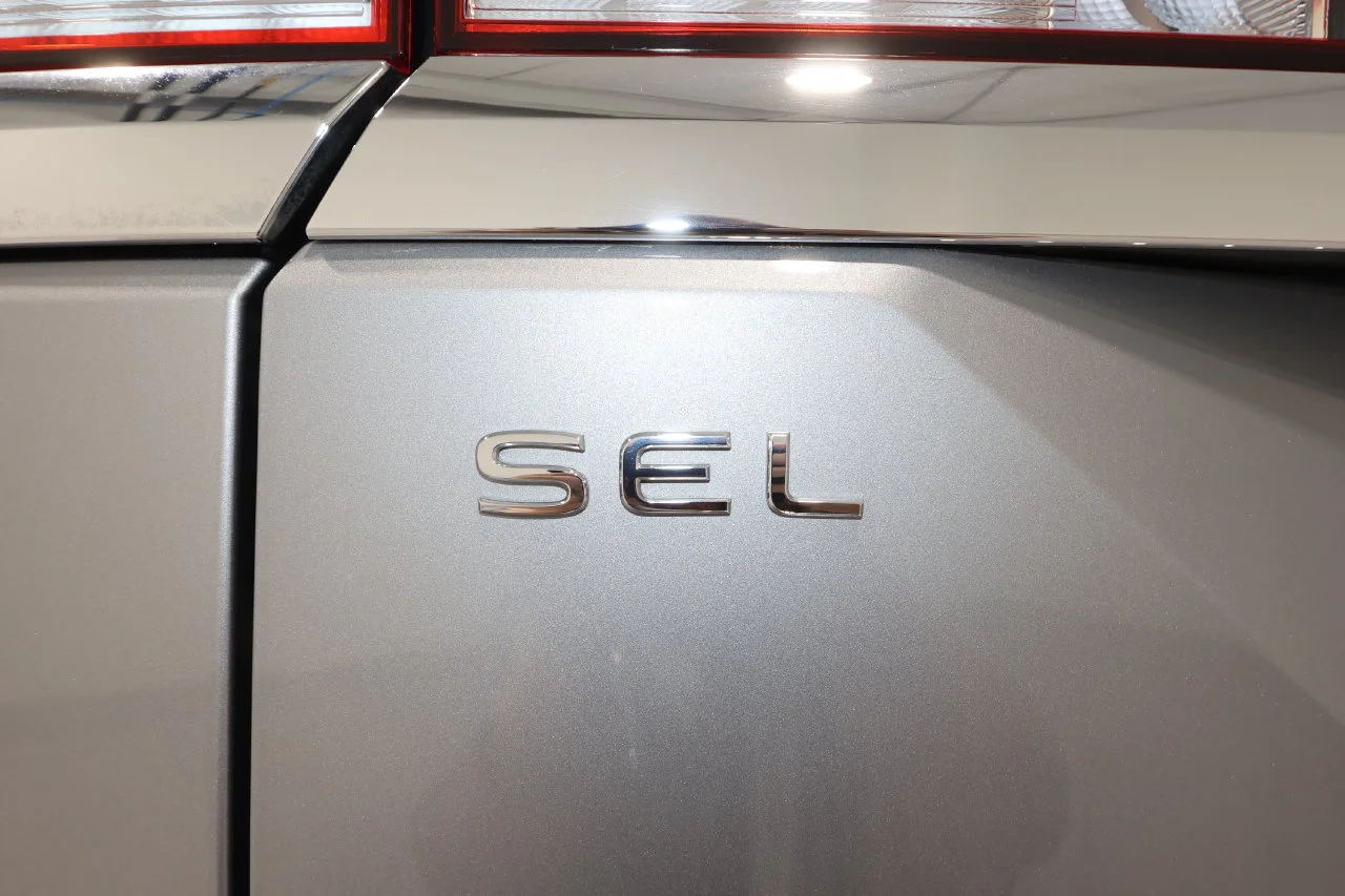 Used 2024 Silver Volkswagen 2.0T SEL image 35