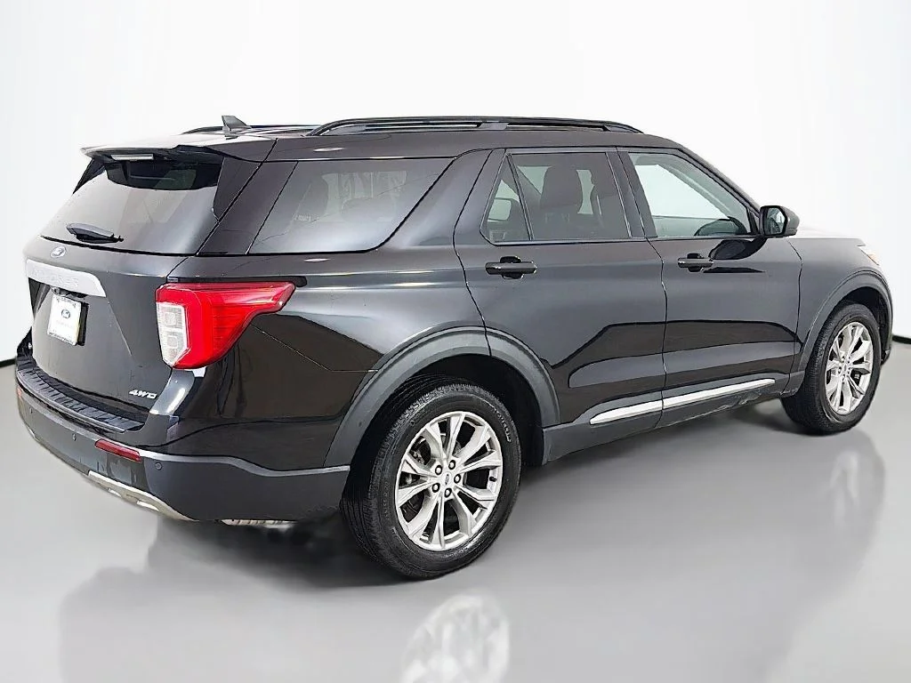 Used 2024 Black Ford XLT image 11