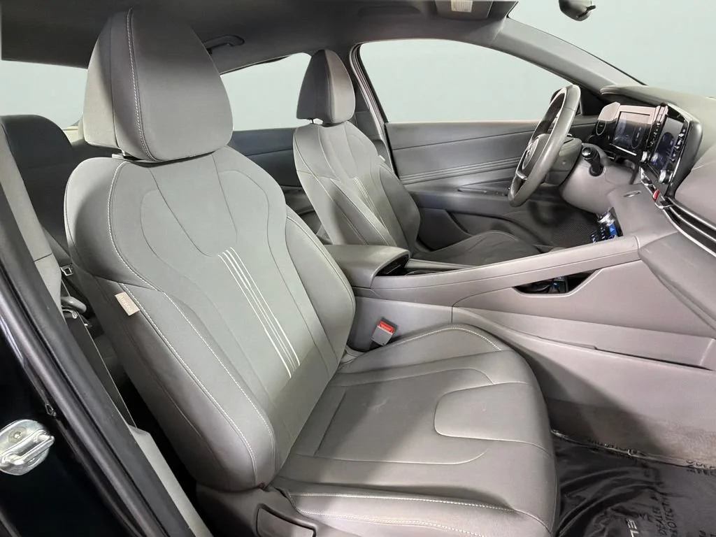Used 2022 Black Hyundai SEL image 31