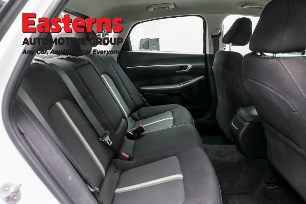 Used 2024 White Hyundai SEL image 23