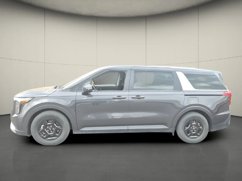 Used 2025 Gray Kia LXS image 4