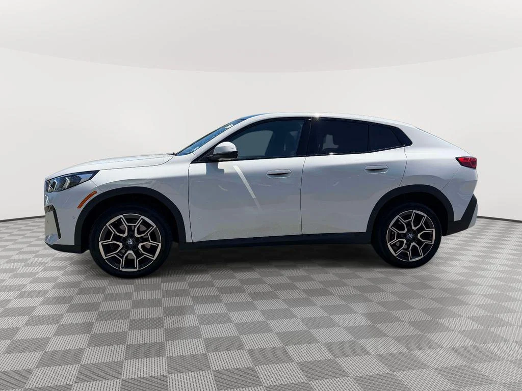Used 2025 Alpine White BMW xDrive28i image 5