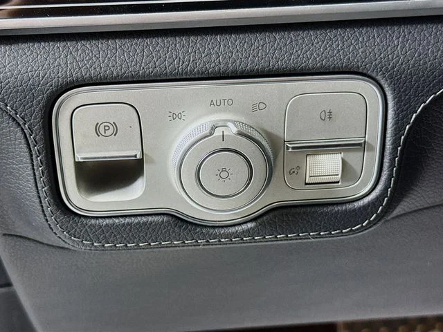 Used 2025 Silver Mercedes-Benz GLS 580 image 10