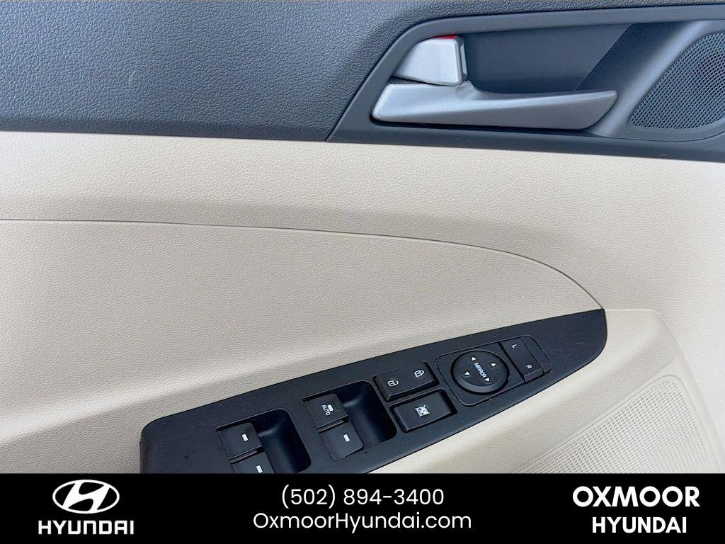 2017 Hyundai Tucson SE - Photo 17